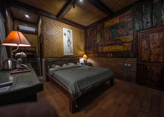 Pitaya Hotel, Surfing & Yoga Selemadeg (Bali)