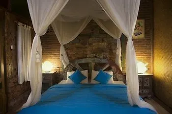 Pitaya Hotel, Surfing & Yoga 3* Selemadeg (Bali)